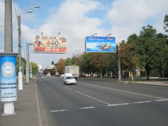 Фото рекламной плоскости по адресу 5 ст. Люстдорфской дор. - ул. Китобойная 110 (в город левый призма)