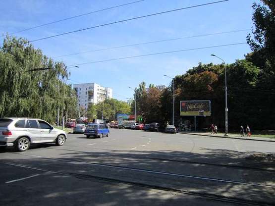 Фото рекламної площини за адресою площадь Независимости - ул.Ицхака Рабина (Призма)