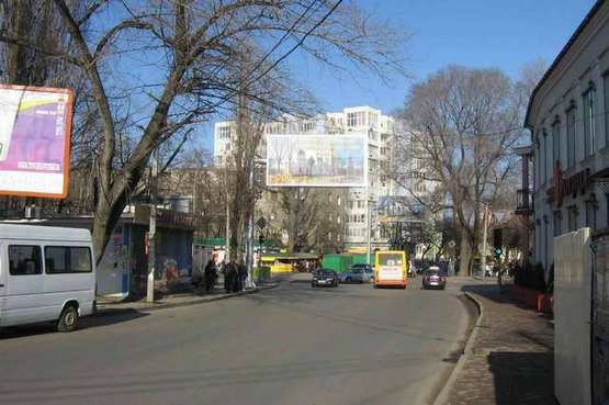 Фото рекламної площини за адресою ул.Чубаевская - 7 ст.Фонтанской дороги (Призма)