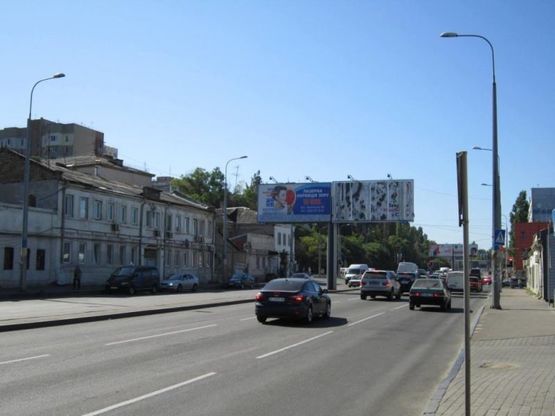 Фото рекламної площини за адресою ул. Балковская, 181 (на разд. полосе) - ул. Дальницкая (от ФОЗЗИ) (Призма)