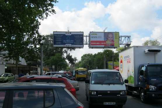 Фото рекламної площини за адресою пл. Старосенная (из города левый)
