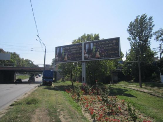 Фото рекламної площини за адресою ул. Водопроводная, 28 (призма правая)