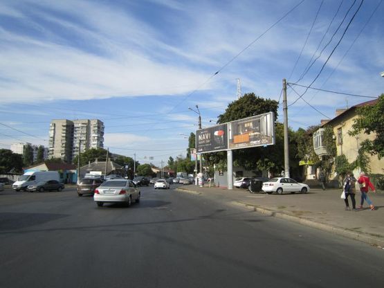 Фото рекламной плоскости по адресу Люстдорфская дорога, 23 (1 станция - маг. Монарх (Призма правая)