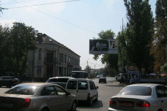 Фото рекламной плоскости по адресу ул. Чубаевская, 1/7 (напротив) - 7-я ст. Б. Фонтана (призма)