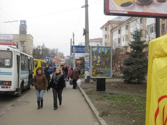 Фото рекламної площини за адресою пл. Победы №4 (Остановка, м-н Темп)