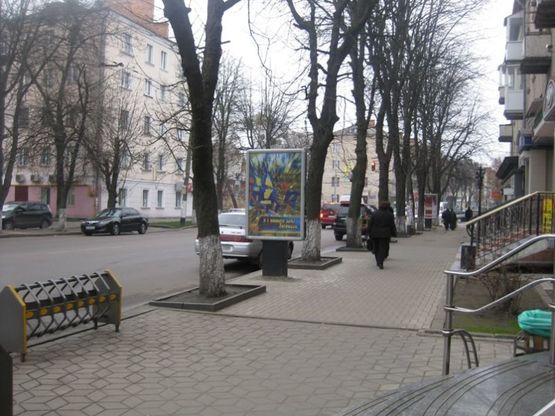 Фото рекламной плоскости по адресу ул. Тетральная (Ювелирный магазин Золотая лилия)