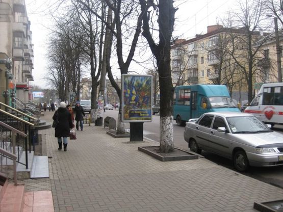 Фото рекламной плоскости по адресу ул. Тетральная (Ювелирный магазин Золотая лилия)