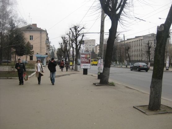 Фото рекламной плоскости по адресу ул. Бердичевская №1 (кафе Рудь, Педуниверситет)