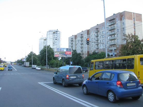 Фото рекламної площини за адресою Драйзера Теодора вул., 7 у напрямку вул. Закревського