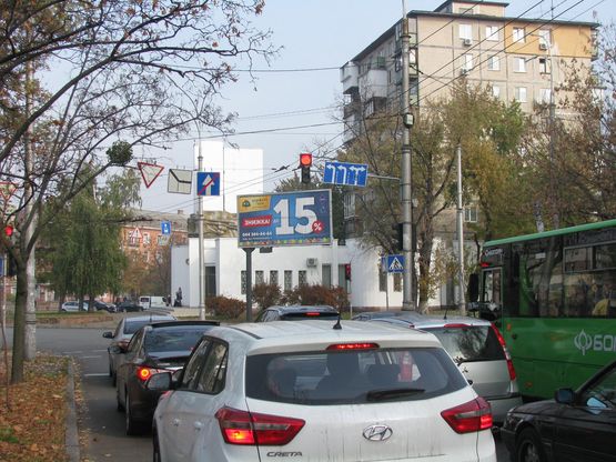 Фото рекламної площини за адресою ВерховноЇ Ради бул., 8/20 /вул. Будівельників