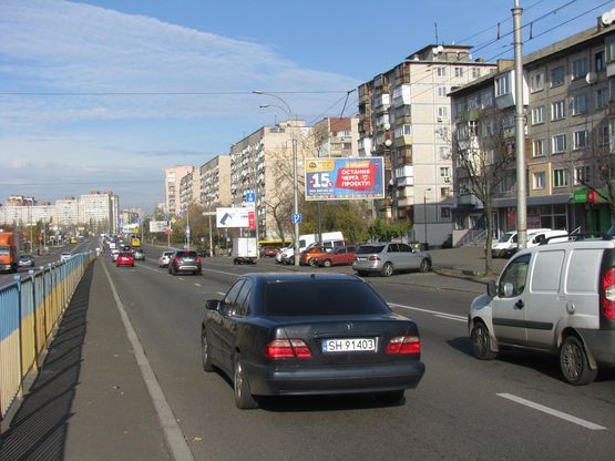 Фото рекламної площини за адресою Перова бул., 44 у напрямку пр. Шухевича