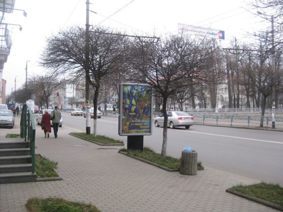 Фото рекламної площини за адресою ул. Победы №1 (Офис ЮРЕКСа, напротив Собора)