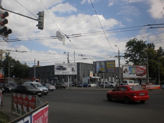 Фото рекламной плоскости по адресу 25 Чапаевской - Комарова №1 (Успех)