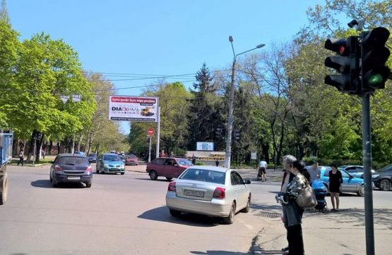 Фото рекламной плоскости по адресу ул. Космонавтов / ул. Героев Крут (Парк Горького)