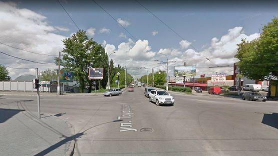 Фото рекламної площини за адресою вул.Трудова - вул.Чорновола. неподалік: будмаркет "ЦВЯХ", ринок, скупчення МАФів, зупинка (в центр)