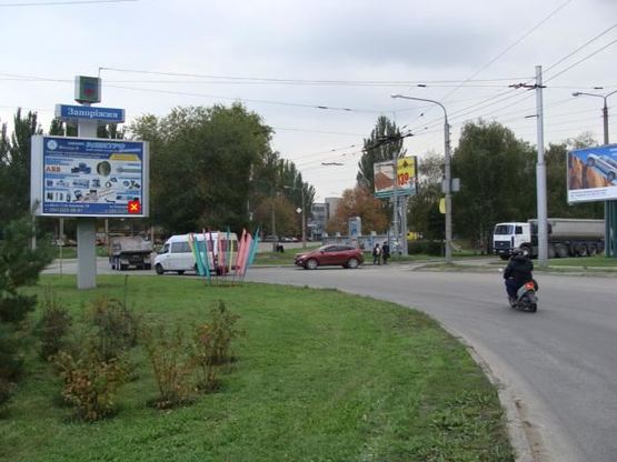 Фото рекламної площини за адресою Вул.Бородинська-вул.Гребельна -вул.Тиражная обличчям до РА