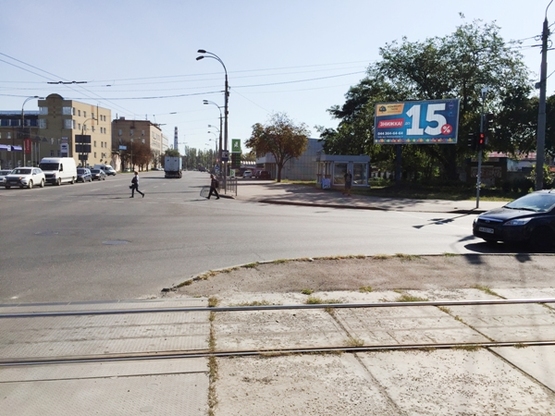 Фото рекламної площини за адресою ул. Луговая,  перекресток с ул. Автозаводской (призма А2)