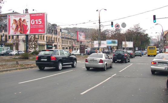 Фото рекламної площини за адресою Верхний Вал/Константиновская (А3) - на ул.Артема призма