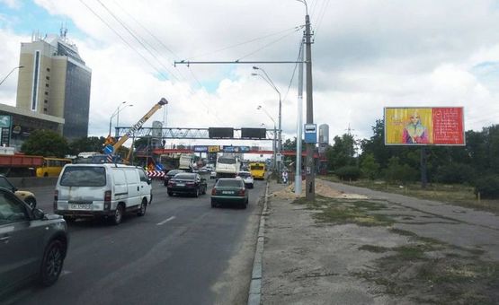 Фото рекламной плоскости по адресу пр-т С.Бандери/вул.Йорданська (Л.Гавро) (А1) к Петровке призма