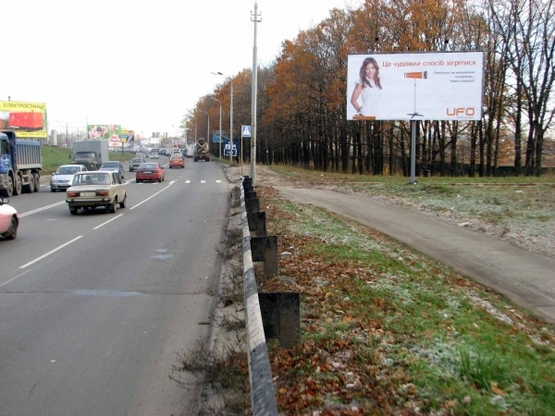 Фото рекламной плоскости по адресу ул. Б.Окружная / а-т Жуляны в напр. Воздухофлотского просп.