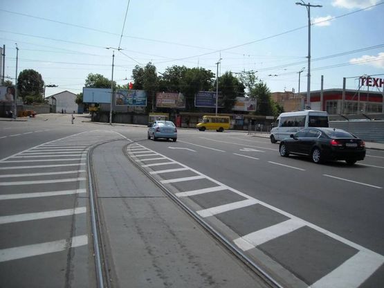 Фото рекламной плоскости по адресу 331_Запорожье_пр Соборный  пл. Привокзальная, ж/д Вокзал (рядом Жд вокзал, Эльдорадо, АТБ , Мебельный магазин)