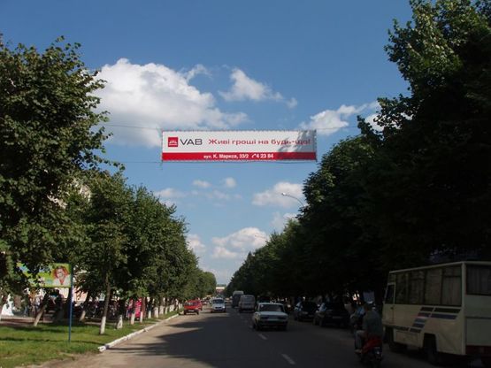 Фото рекламної площини за адресою Карла Маркса 35