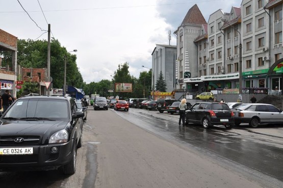 Фото рекламної площини за адресою вул. Небесної Сотнi 20 (Т,Ц Формаркет, ПриватБанк)