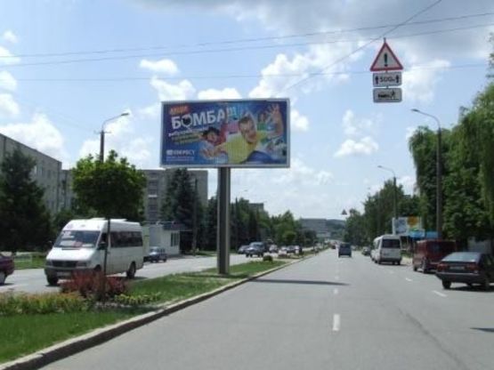 Фото рекламной плоскости по адресу перехрестя проспекту Юності/вул. Келецькая (північ)