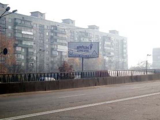 Фото рекламної площини за адресою Братиславская, 26