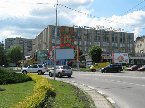 Фото рекламної площини за адресою пр.Чорновола - вул. Липинського (справа)