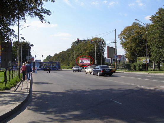 Фото рекламной плоскости по адресу вулМиколайчука - Липинського(в центр, справа)