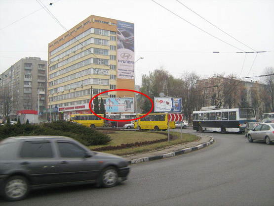 Фото рекламной плоскости по адресу вул. Липинського - пр. Чорновола (ЦНТІ)