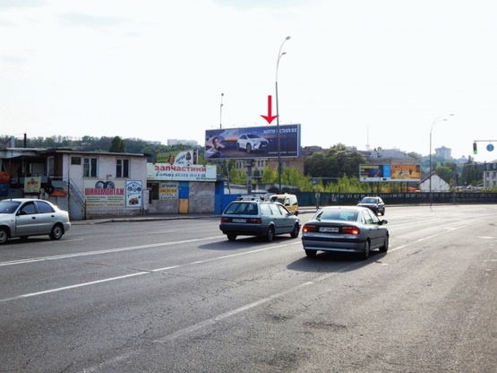 Фото рекламной плоскости по адресу Набережно-Луговая ул., возле ул.Межигорская, у СТО, из центра, правая