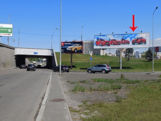 Фото рекламної площини за адресою Патона мост, выезд со стор. Днепровской наб., правая