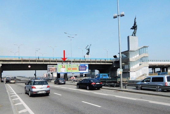 Фото рекламної площини за адресою Набережное шоссе, поворот на мост Метро, в сторону Почтовой пл-ди, левая