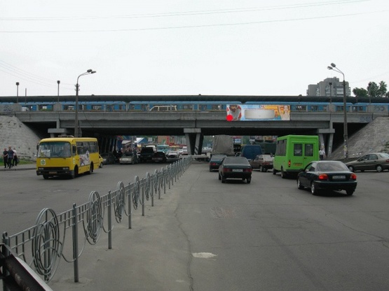 Фото рекламної площини за адресою Луначарского ул., возле Броварского пр-та, ст.м."Левобережная", к метро