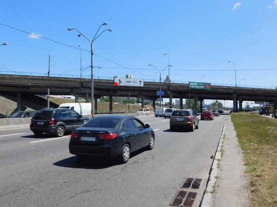 Фото рекламної площини за адресою Бандеры С. пр-т., Богатырская ул., к Московскому мосту