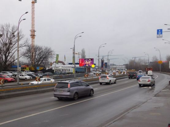 Фото рекламной плоскости по адресу Набережно-Рыбальская ул. / Электриков ул.7, возле подземного перехода