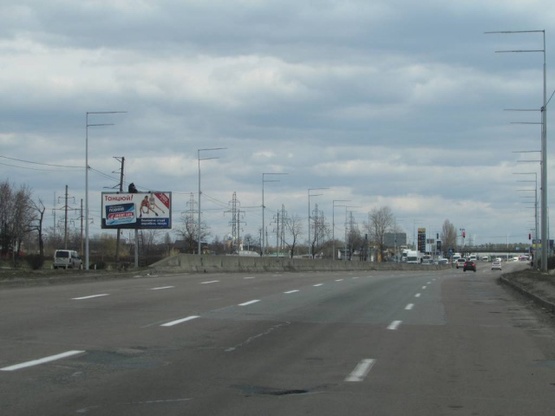 Фото рекламної площини за адресою Ватутина проспект, 26,возле автостоянки