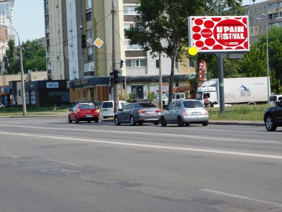 Фото рекламной плоскости по адресу Днепровская набережная / ул. Березняковская, 31