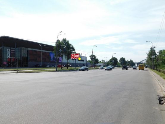 Фото рекламної площини за адресою Днепровская набережная / ул. Березняковская, 31