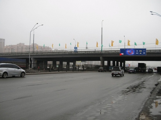 Фото рекламної площини за адресою Бажана пр-т / Днепровская набережная, ст.м."Осокорки", из центра