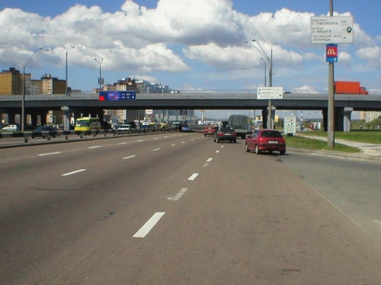 Фото рекламної площини за адресою Бажана пр-т. / Григоренко пр-т., ст.м. "Позняки", в центр