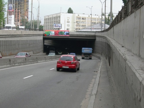 Фото рекламної площини за адресою Чоколовский б-р., Севастопольская пл., к Московской площади