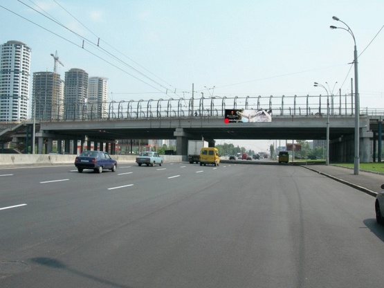 Фото рекламної площини за адресою Ватутина пр-т. / Бальзака О. ул., из центра