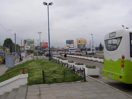 Фото рекламной плоскости по адресу Городоцька К2 ( приміський вокзал, напроти привокзальний ринок ст. А верхній №5 ) перон