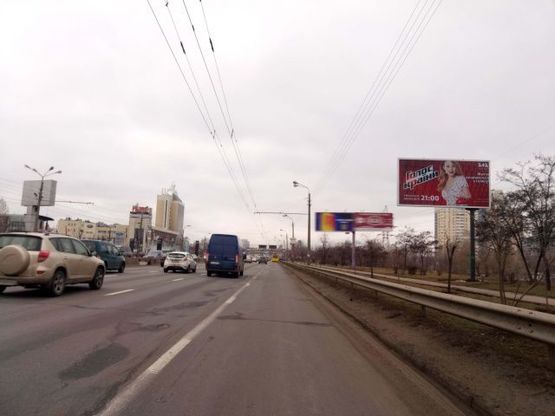 Фото рекламної площини за адресою Бандеры С. ул., 24б (напротив) 800 м. до ст. м. "Почайна"