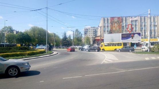 Фото рекламной плоскости по адресу Чорновола пр-т - Липинского ул. ("МакДональдз") (правый)