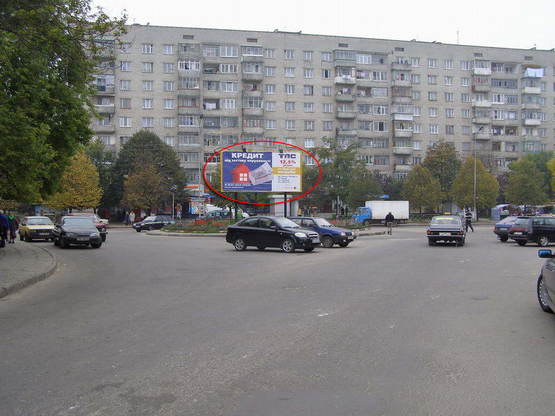Фото рекламной плоскости по адресу Петлюри (ринок новий на розв'язці)від вул. Садової