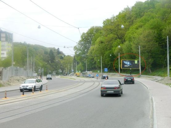 Фото рекламной плоскости по адресу Стуса, 49 (в центр)